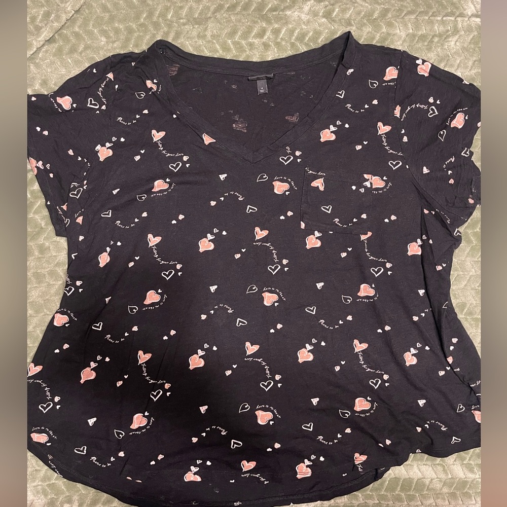 Torrid black v-neck tee with pink hearts. Size 2